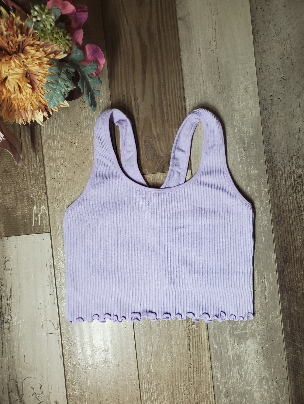 Yogalicious Rib Seamless Hollywood Ruffle Bra Size Medium Lilac Purple NWOT